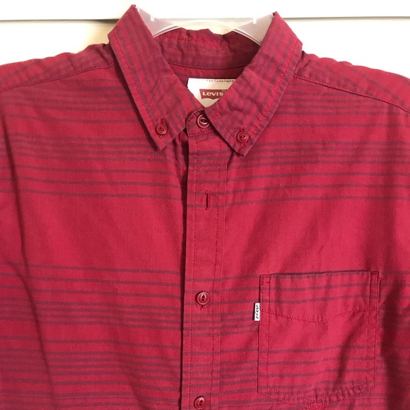 Levi's Small Red Short-Sleeve Button Down Shirt - Picture 3 of 8